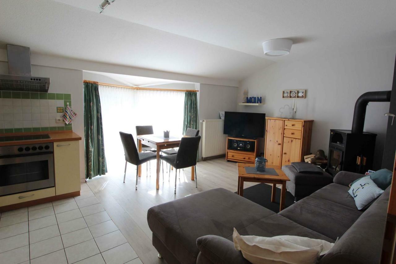 Boeltser Hus Ferienwohnungen Mit Strandkorb Und Kamin 10 Gehminuten Zum Kurtaxefreien Sandstrand Kraksdorf Esterno foto